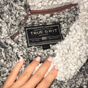 True Grit pullover size Small